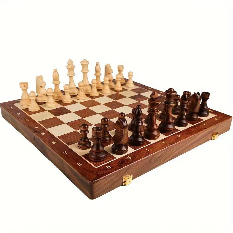 Elegant Chess Set with Detailed Pieces and Organised Storage Case