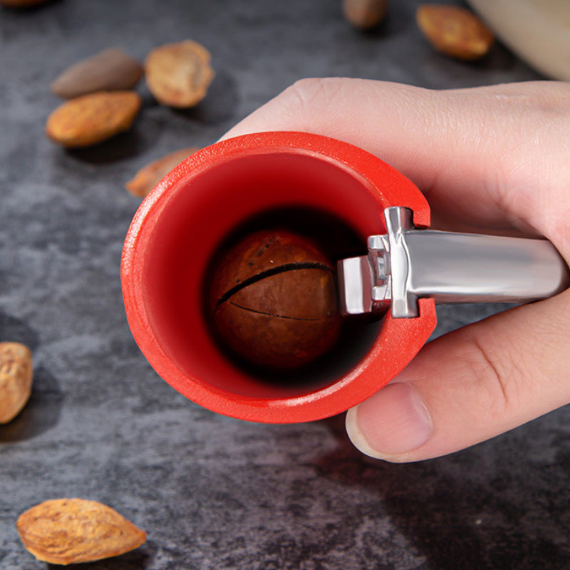 Ergonomic Aluminium Nutcracker with Curved Handle and Serrated Design