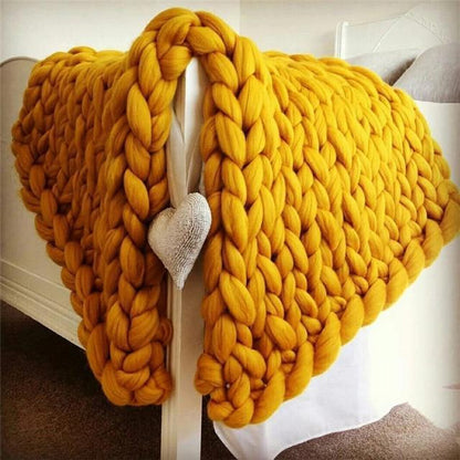 Handmade Chunky Knit Blanket with Soft Textured Design for Home Décor