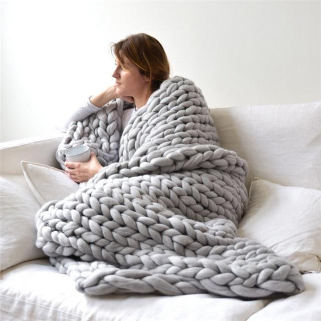 Handmade Chunky Knit Blanket with Soft Textured Design for Home Décor