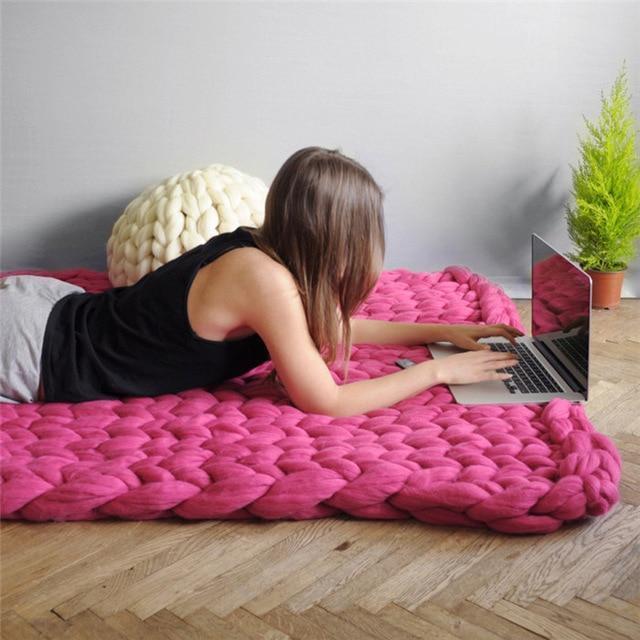 Handmade Chunky Knit Blanket with Soft Textured Design for Home Décor