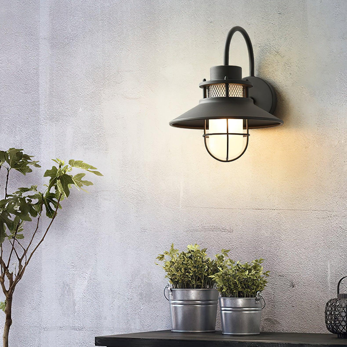 Industrial IP44 Outdoor Wall Light