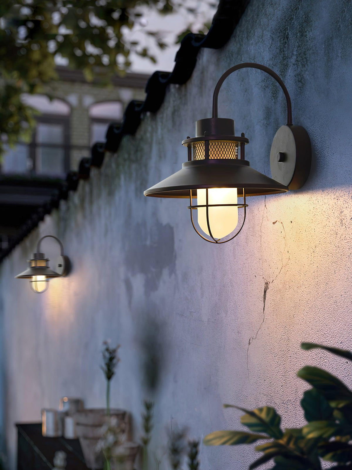 Industrial IP44 Outdoor Wall Light