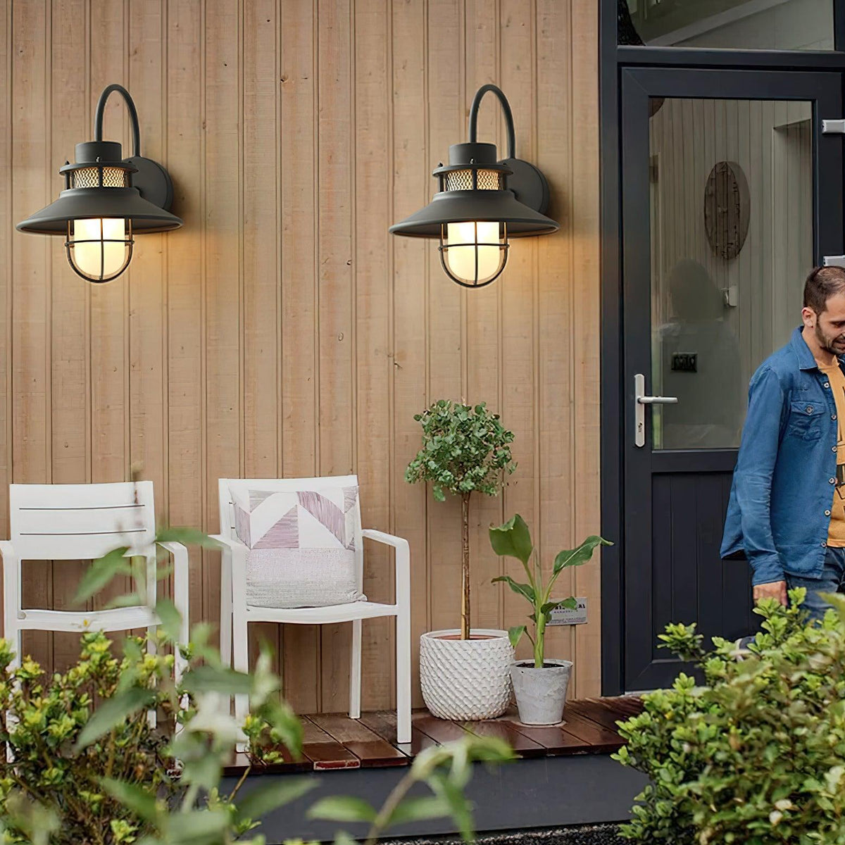 Industrial IP44 Outdoor Wall Light
