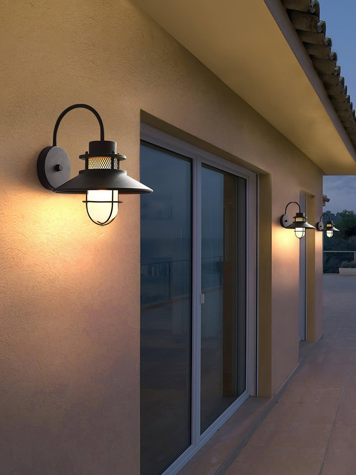 Industrial IP44 Outdoor Wall Light