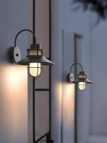 Industrial IP44 Outdoor Wall Light
