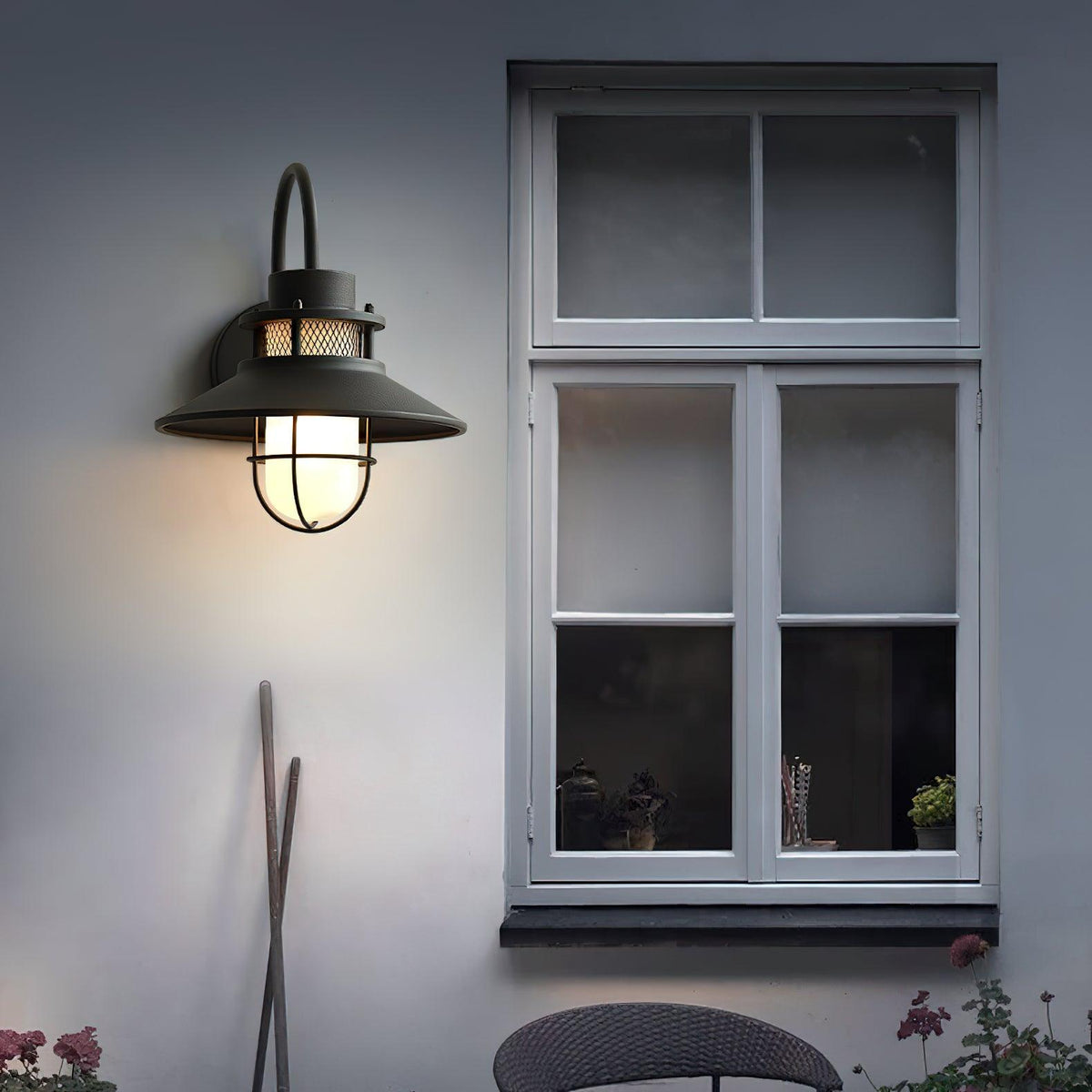 Industrial IP44 Outdoor Wall Light