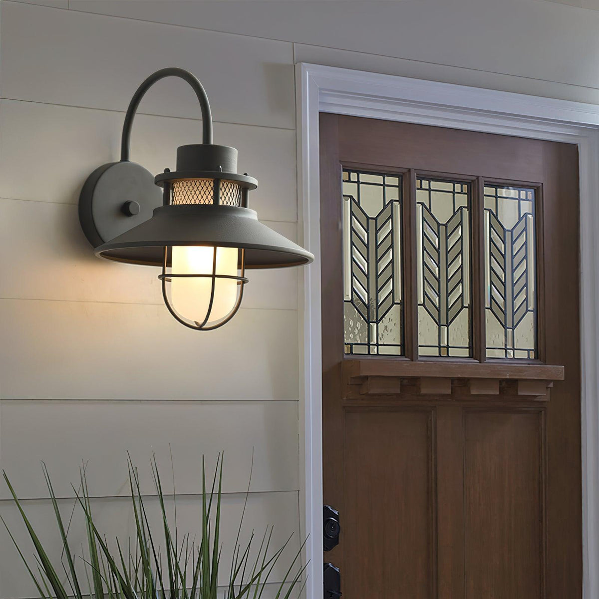 Industrial IP44 Outdoor Wall Light