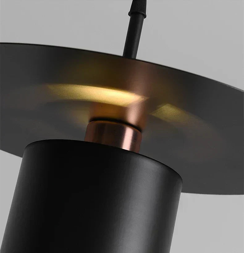 Lampada a sospensione moderna cilindrica in metallo con paralume a disco
