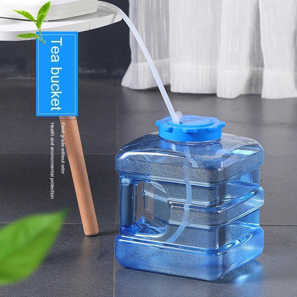 Portable Outdoor Water Storage Barrel with Spigot and Multiple Capacity Options