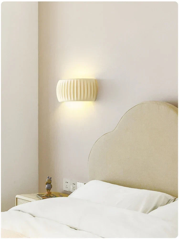 Textured Cream Resin E27 Wall Sconce